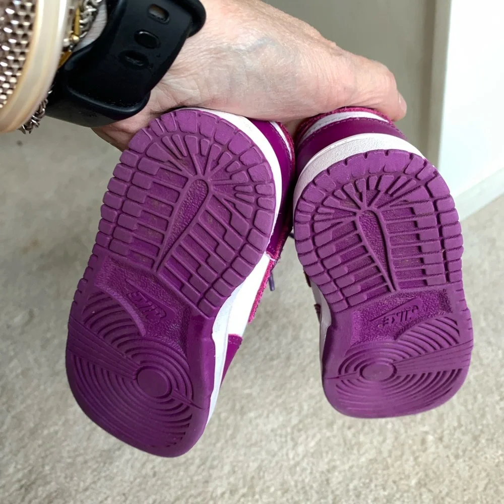 Nike Purple and White Sneakers Low-Top Design size 7.5